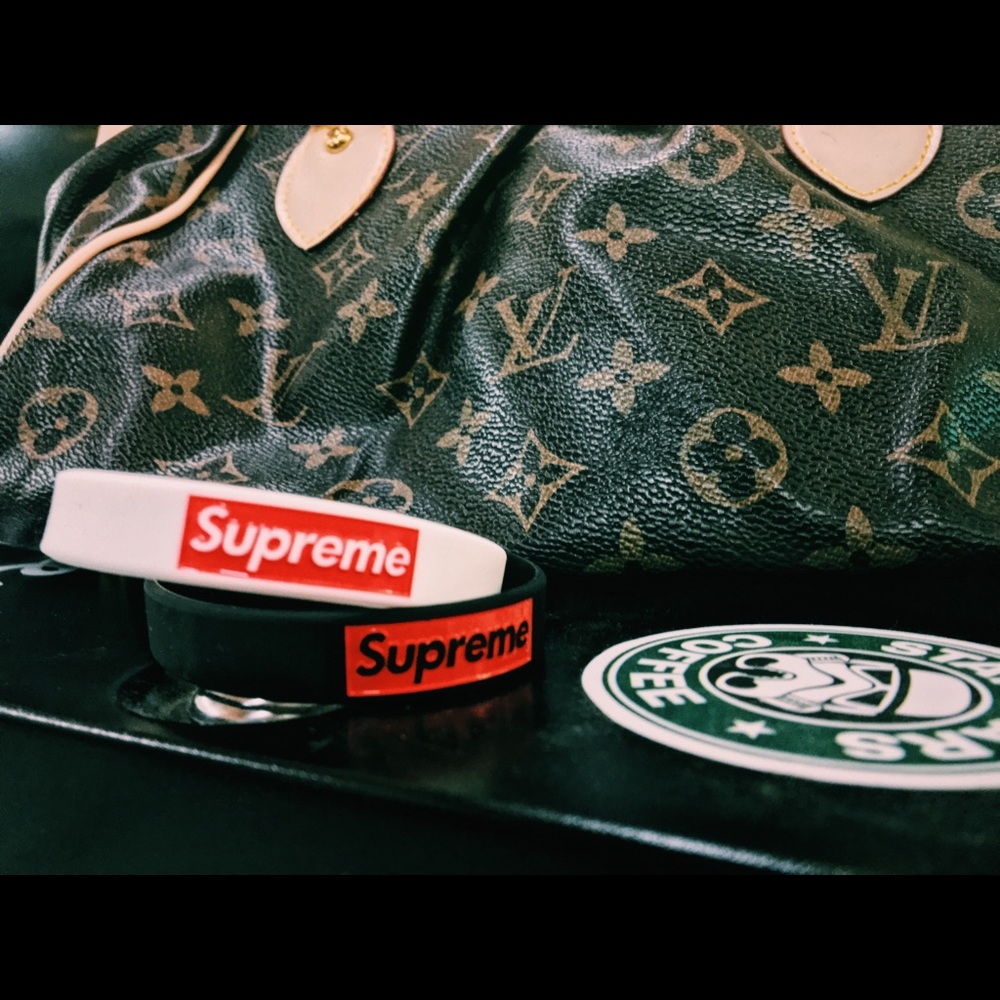 Supreme AUTHENTIC Hype Wristband Bracelet 2 pack